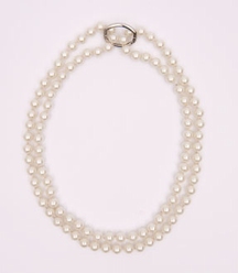 Big Charms- pearl necklace with shortener, 95 cm - white